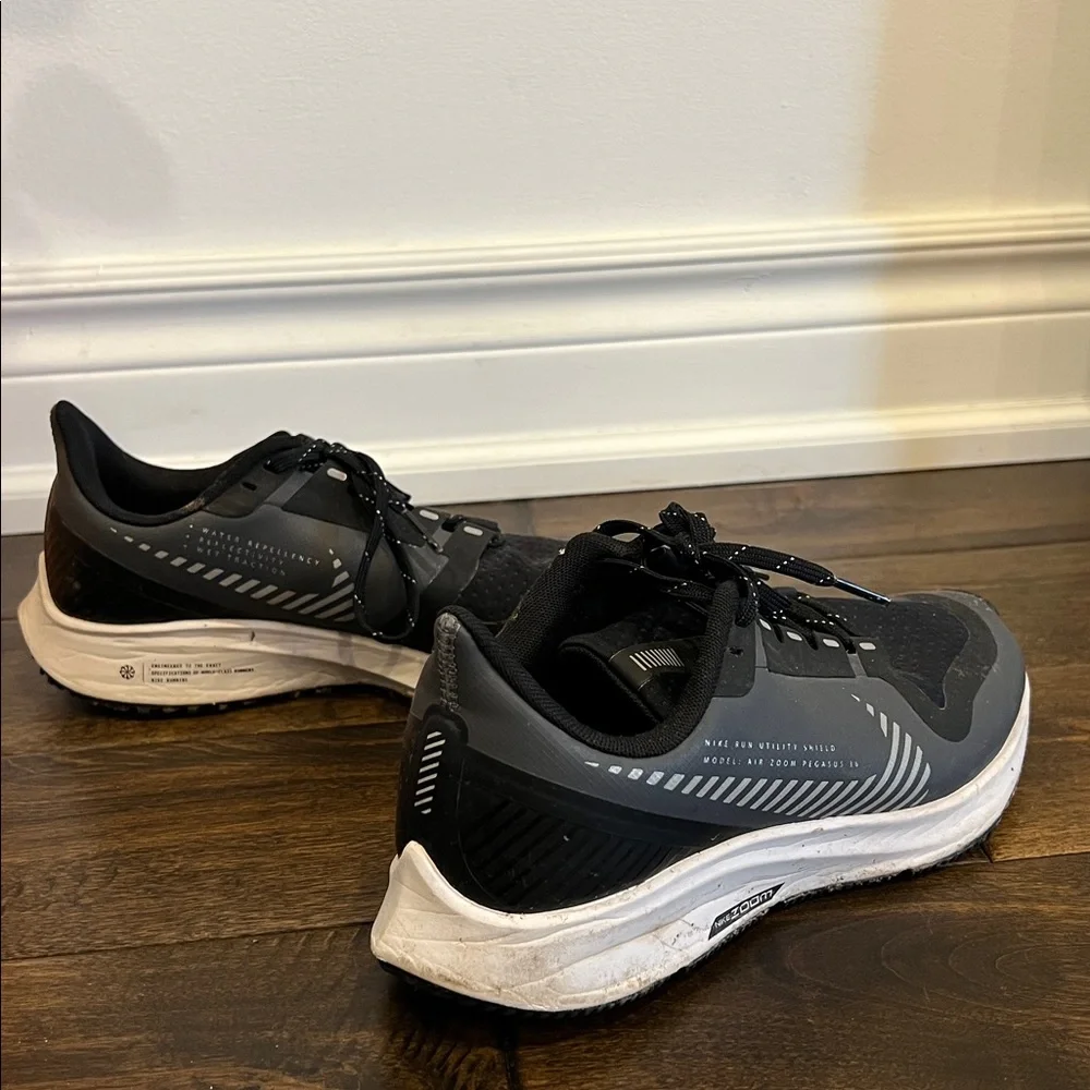 Nike Air Zoom Pegasus Running Shoes - Picture 3 of 6